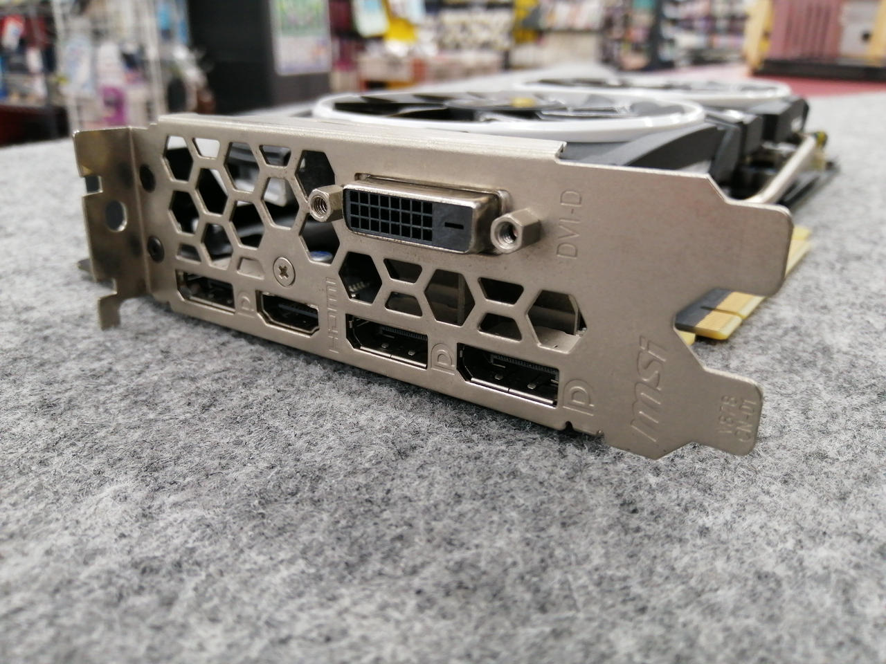 MSI (エムエスアイ) グラフィックボード GTX1060 GDDR5 6GB 通電確認