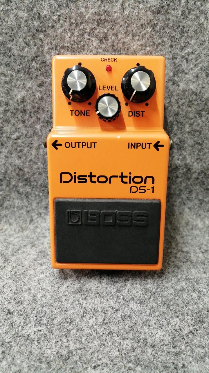 BOSS 型番：DS-1 エフェクター