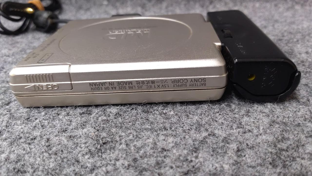 MDウォークマン　レア品 Amazon.co.jp: 【整備済み品】 ソニー ウォークマン 64GB ZX