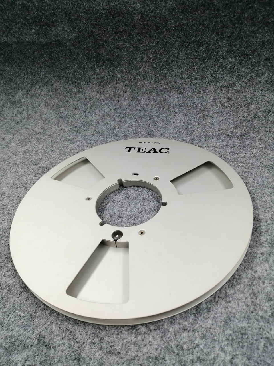 TEAC オープンリール RE-1003 ゴールドアルミリール ケース付き ② Yahoo!オークション -「re-1003」の落札相場・落札価格