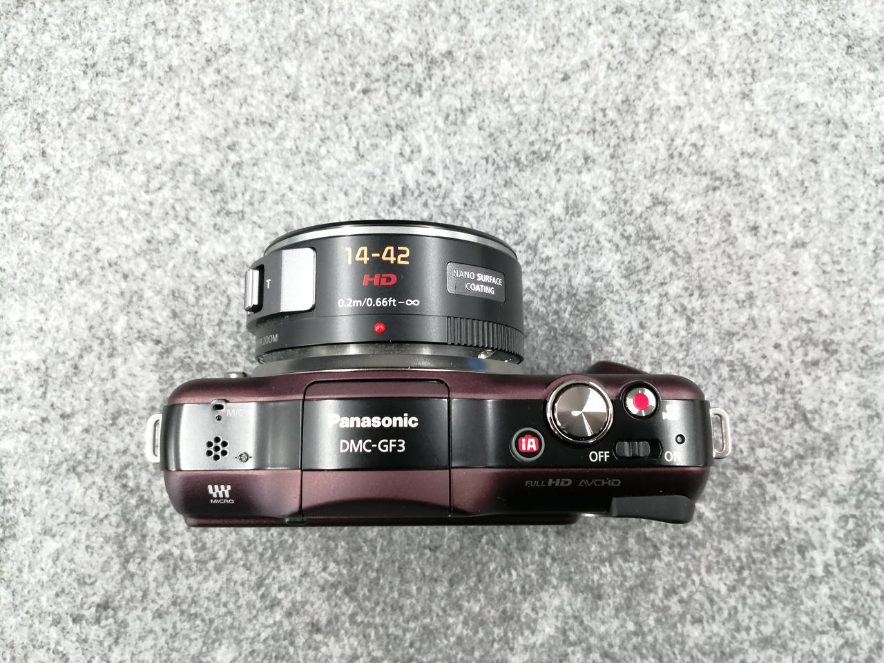 超美品　Panasonic DMC-GF3 ミラーレス一眼　金属製レンズフード付 超美品 Panasonic DMC-GF3 ミラーレス一眼 金属製レンズフード付