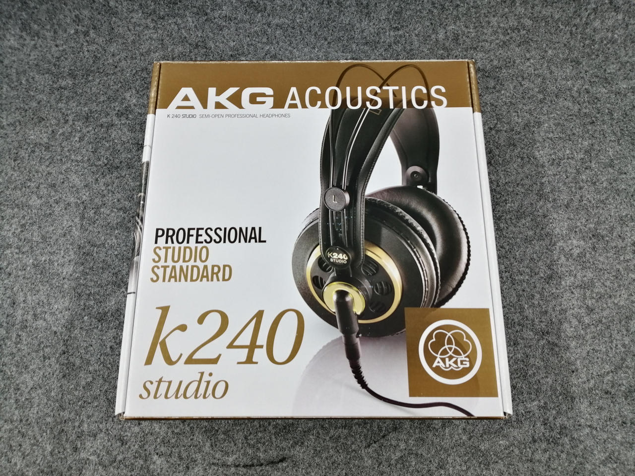 【AKG】アーカーゲー K240 Mk2 ヘッドホン＊美品＊プロフェッショナル Amazon.co.jp: AKG K 240 MK II プロフェッショナル セミ