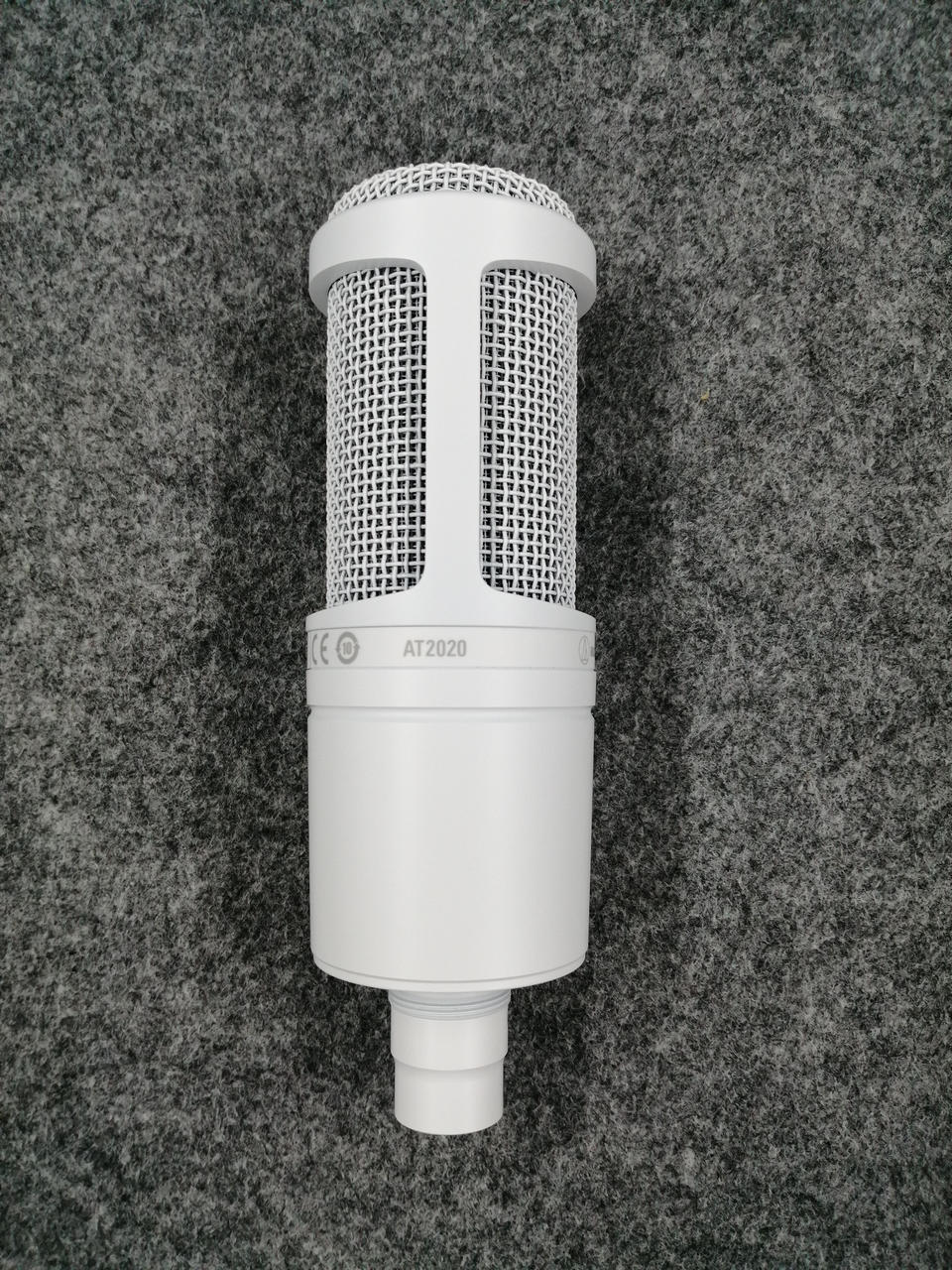 audio-technica AT2020WH コンデンサーマイク本体 外箱汚れ オーディオテクニカ(AUDIO-TECHNICA)|コンデンサーマイク|【ハードオフ
