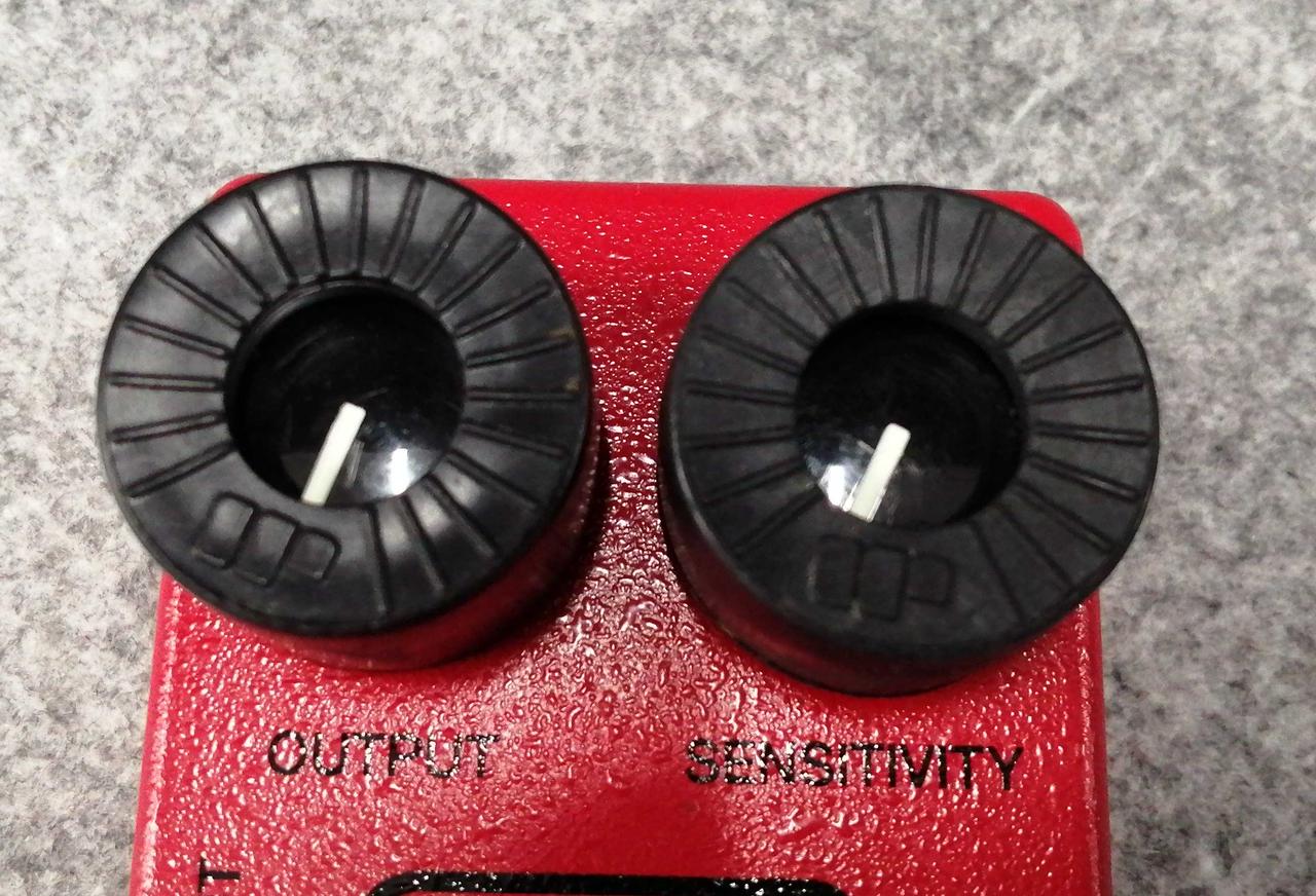 つまみ細かな汚れあり