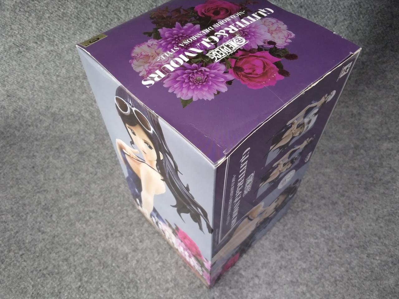 箱傷み、折れ跡あり