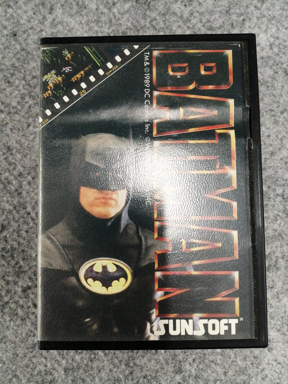 パッケージ傷み、ヨレあり