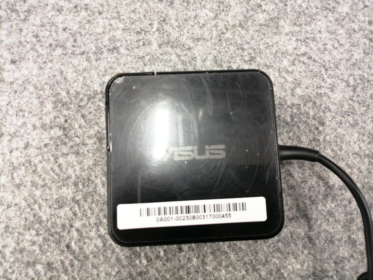 アダプターキズあり