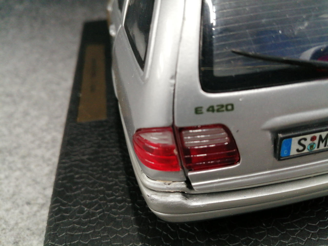 打痕のようなキズあり