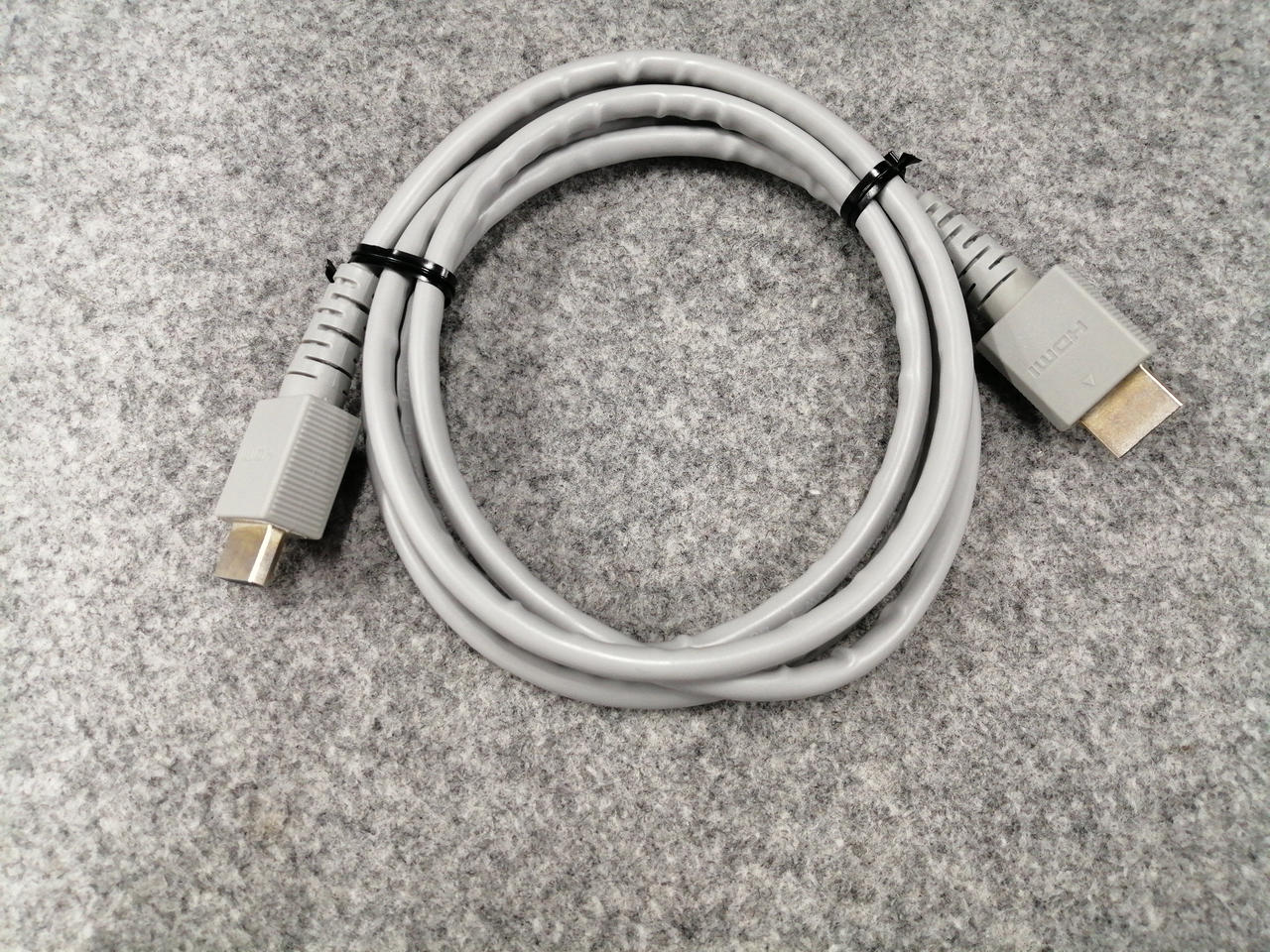 端子部分汚れあり