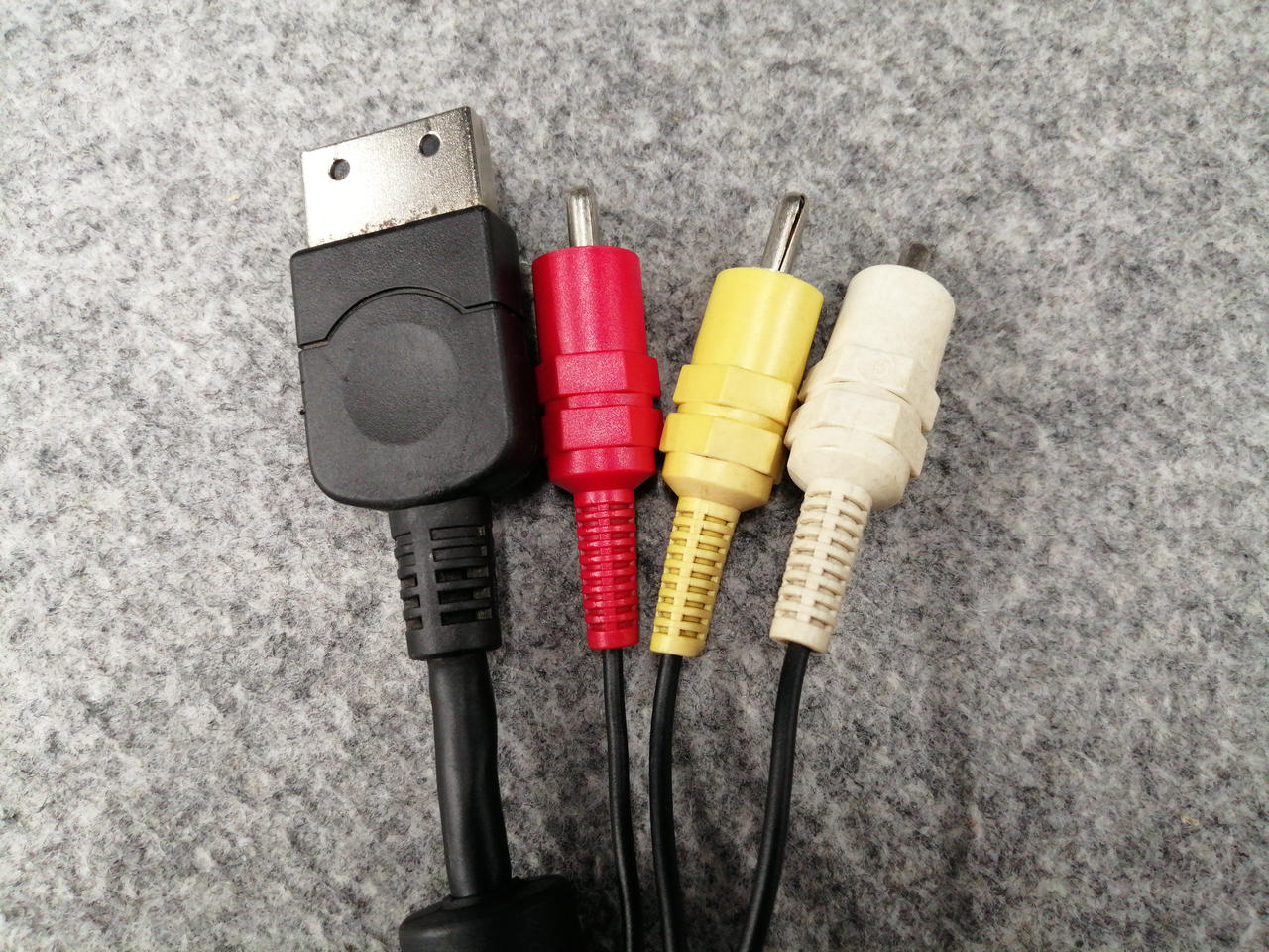 接続ケーブル汚れあり