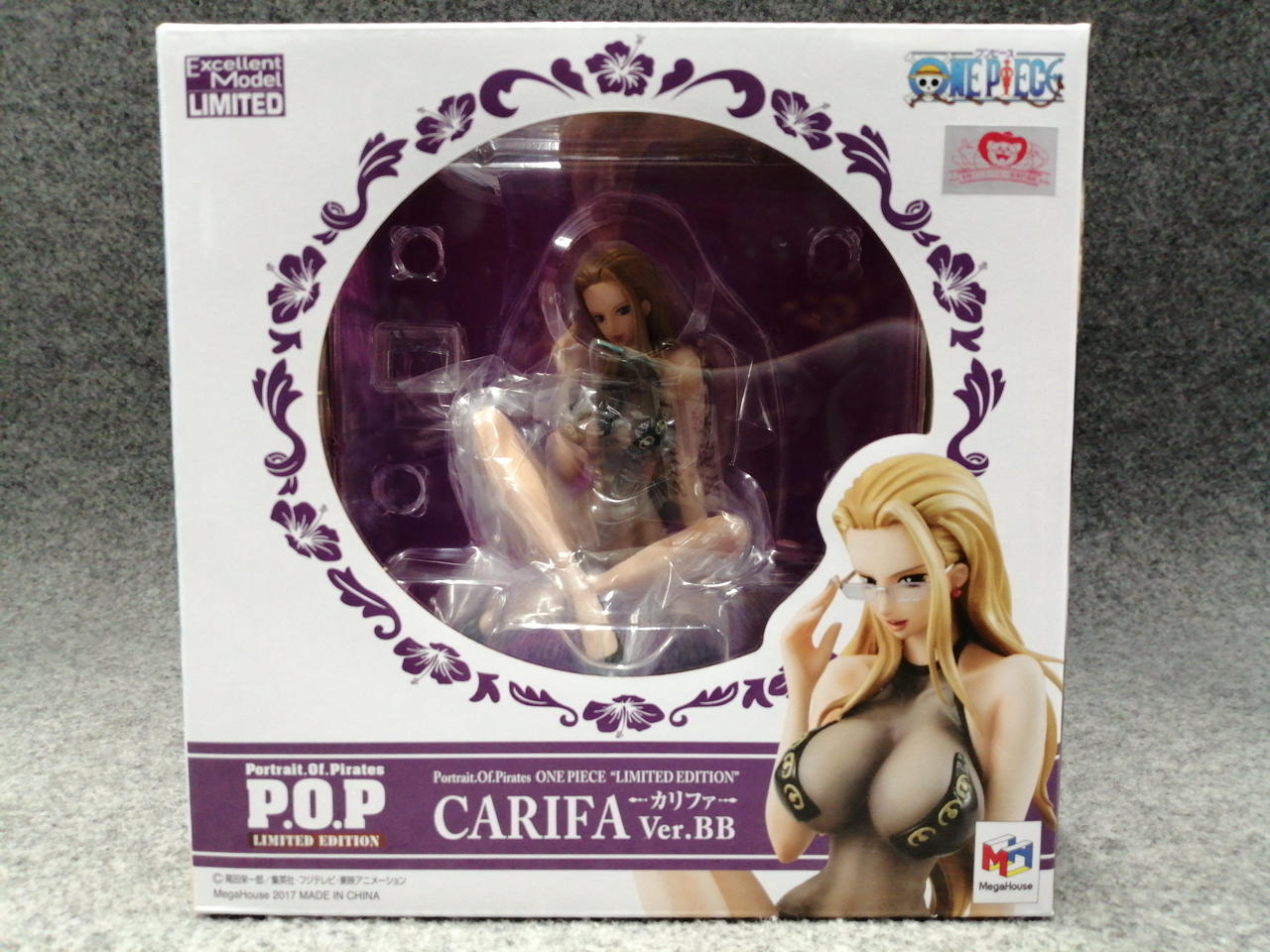 化粧箱全体に細かなキズ汚れあり