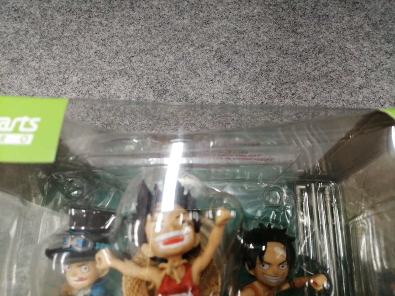 内ケース変形しています