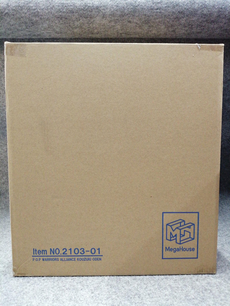 輸送箱汚れ、細かなダメージあり