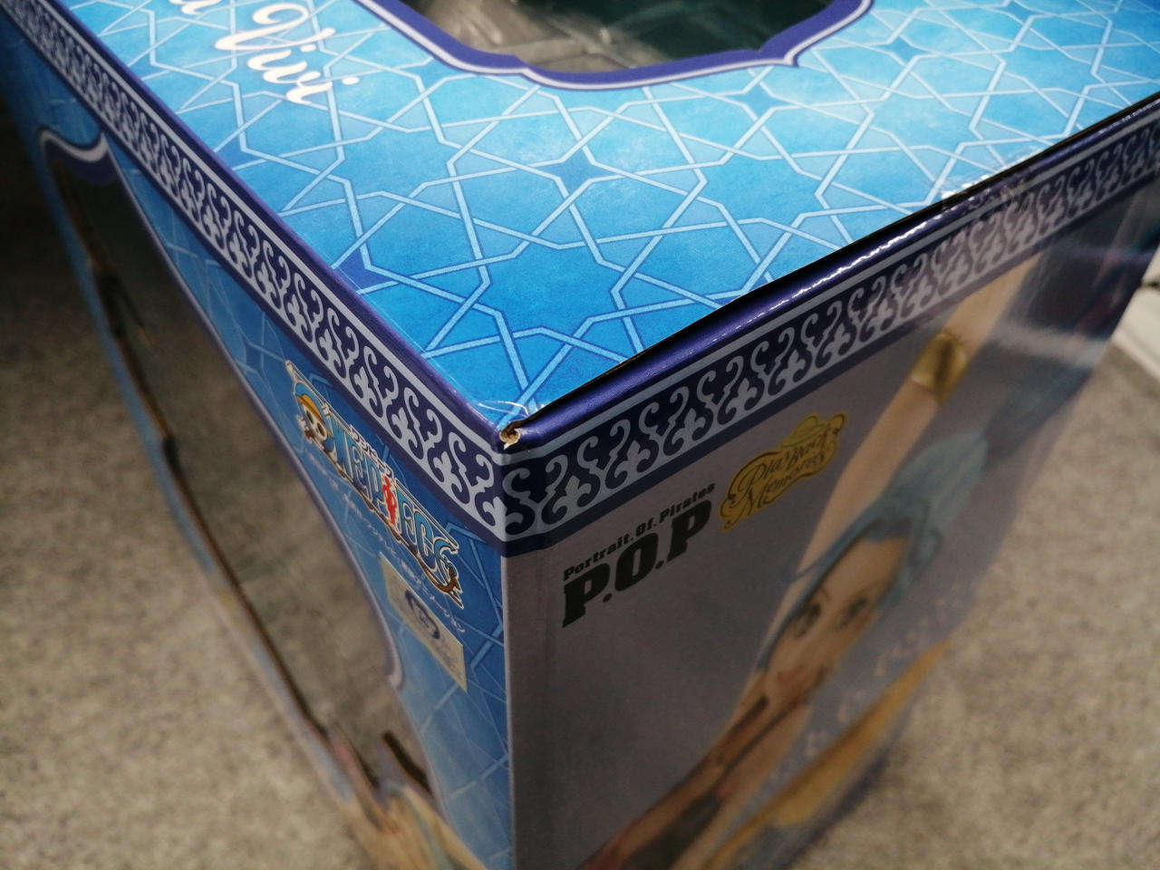 化粧箱ダメージあり