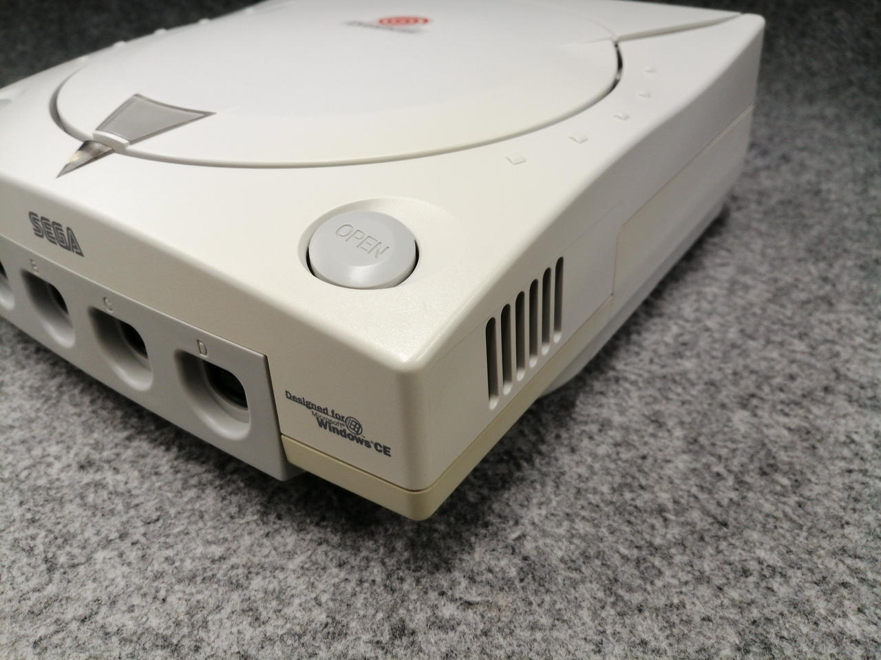 本体黄ばみ部分あり