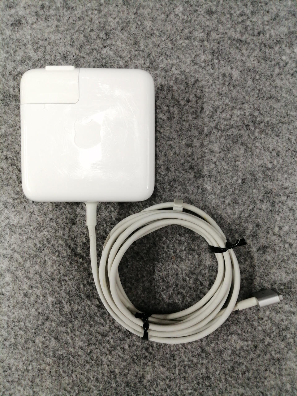 ACアダプターキズ汚れあり