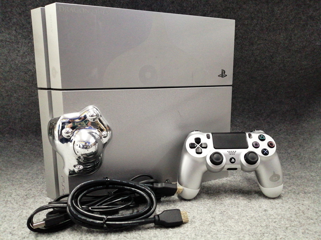 本体全体にキズ汚れ多数あり