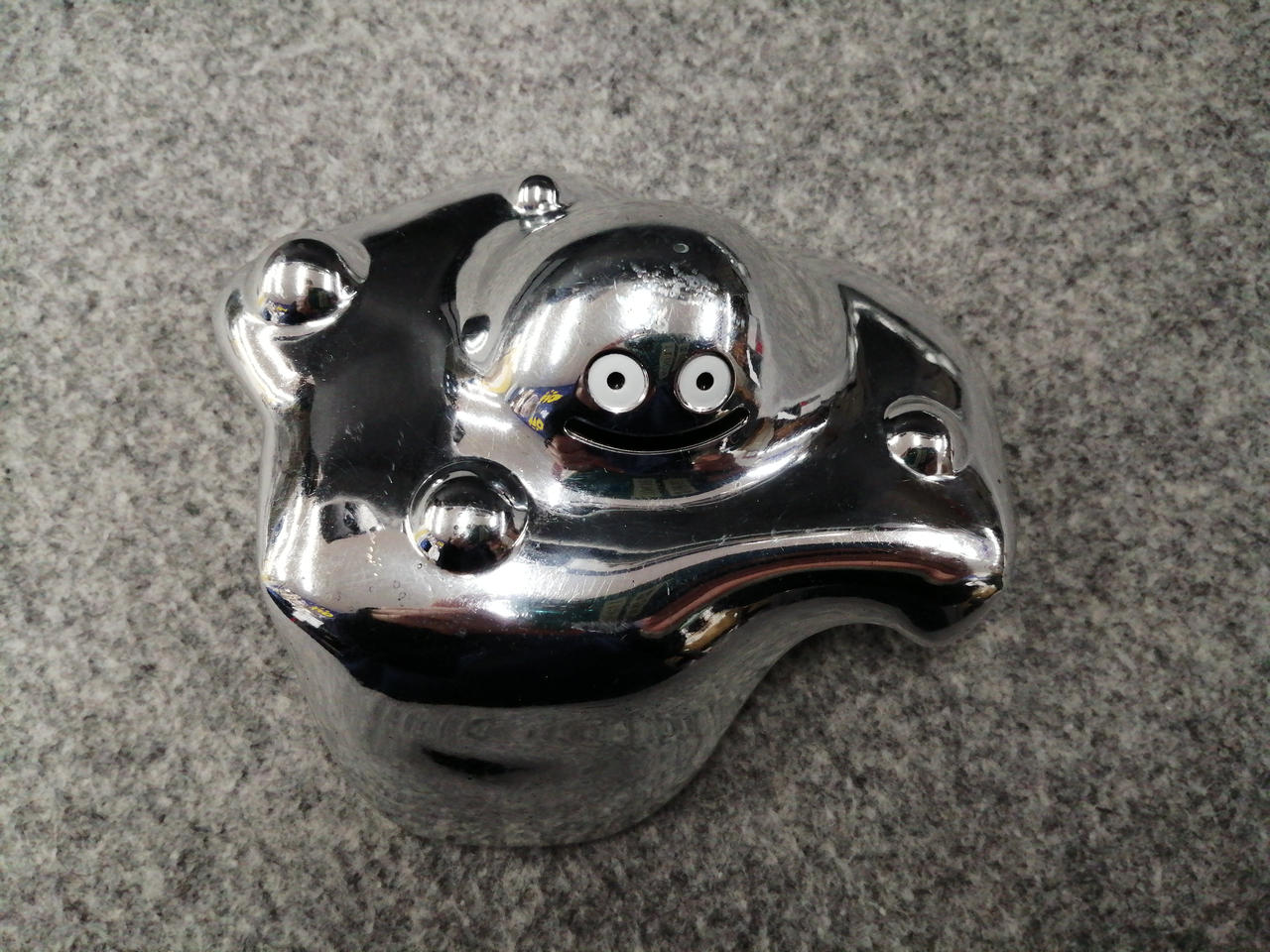 はぐれメタルキズ多数あり