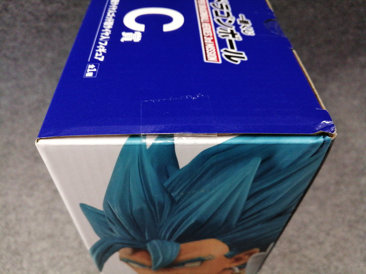 化粧箱角ダメージあり