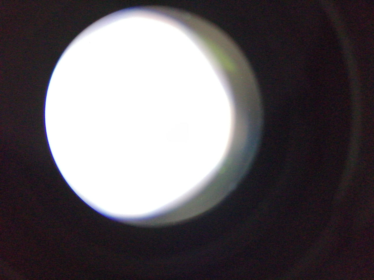 映りませんが
レンズ内チリ、汚れ等あり