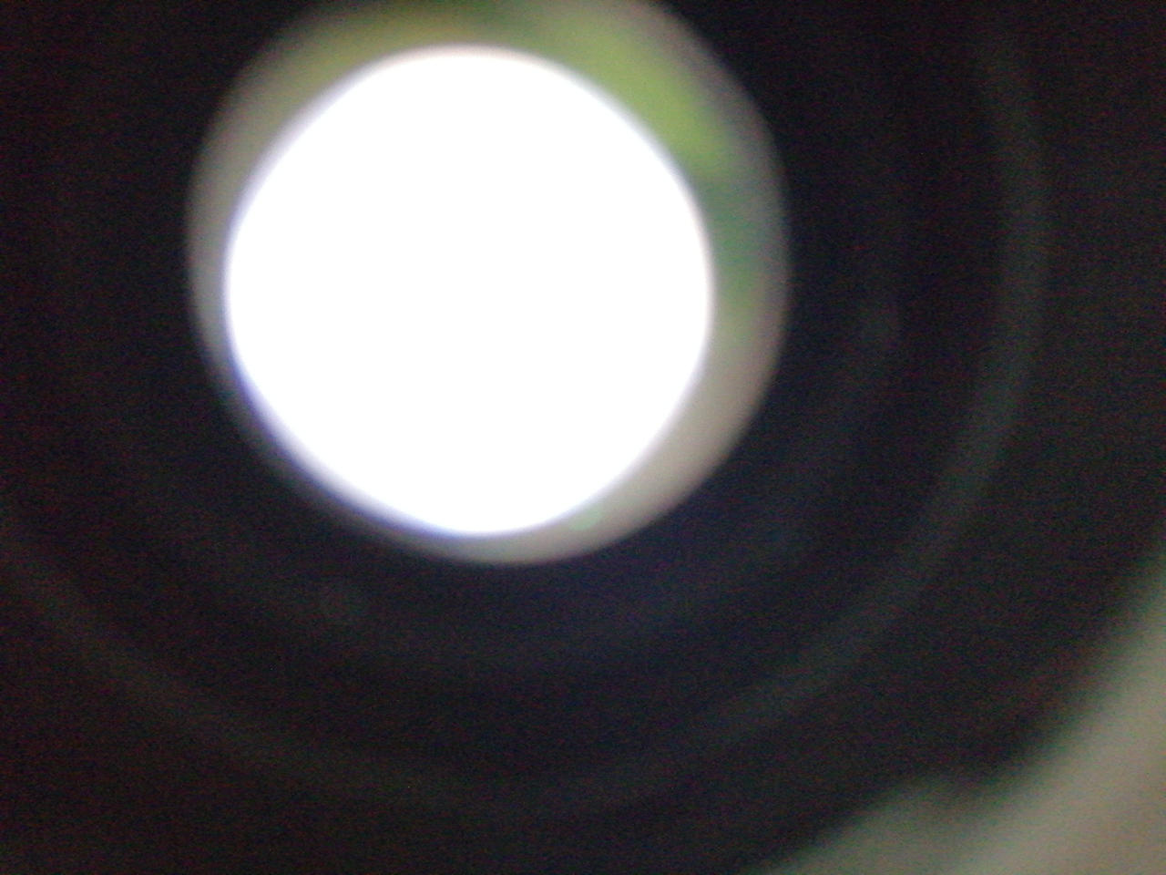 映りませんがレンズ内チリ、汚れ等あり