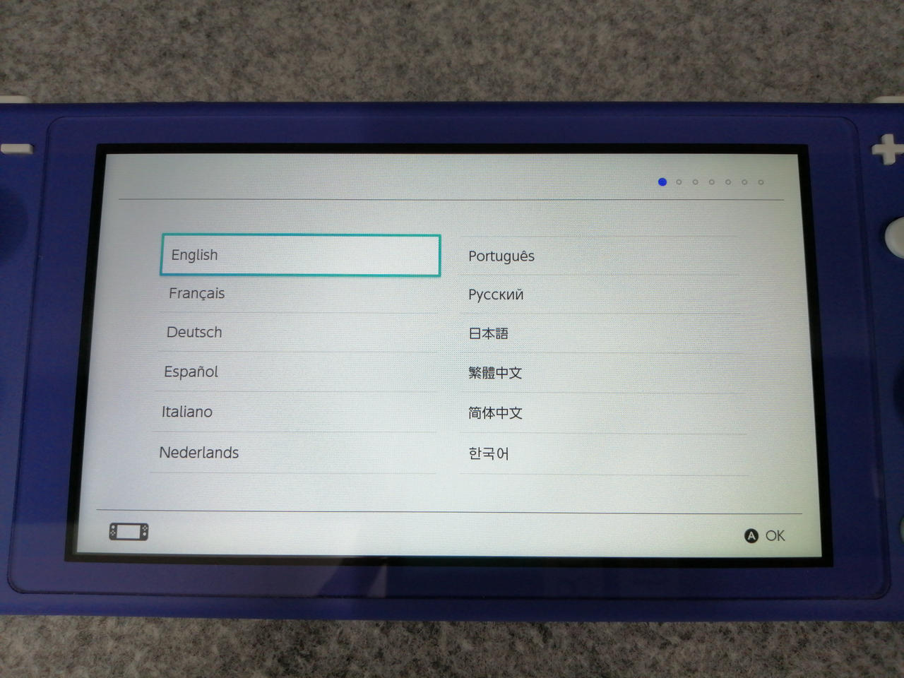 画面右側薄く黄ばみあり