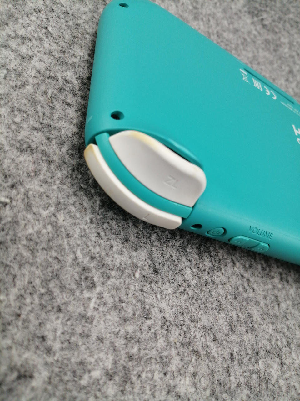 ZL,Lボタンに黄ばみあり