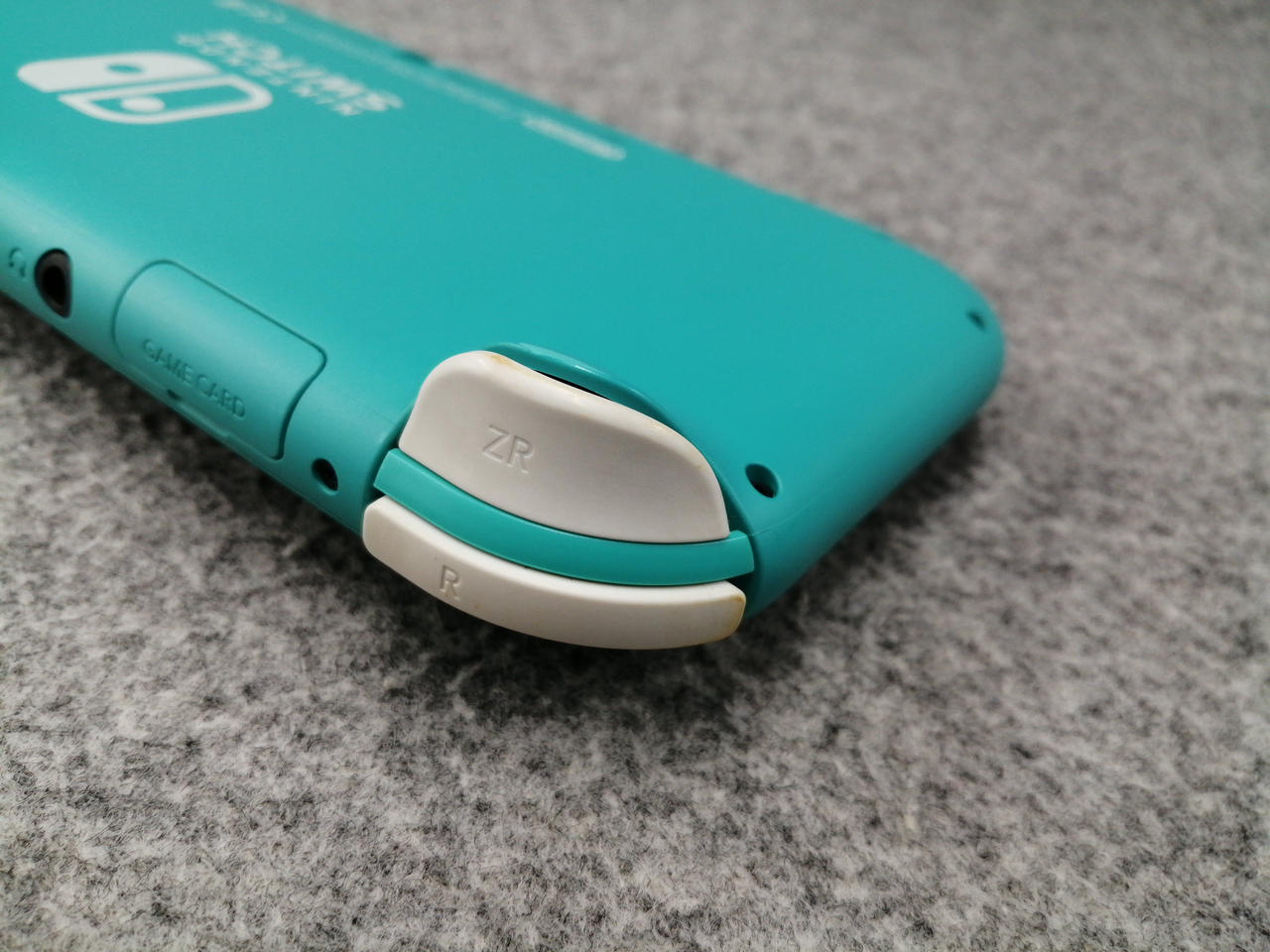 ZR,Rボタンに黄ばみあり