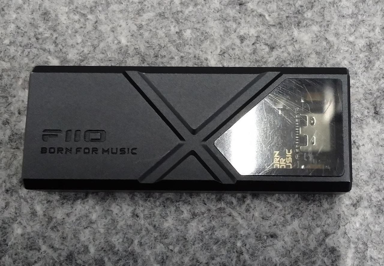 本体右側キズ多数あり