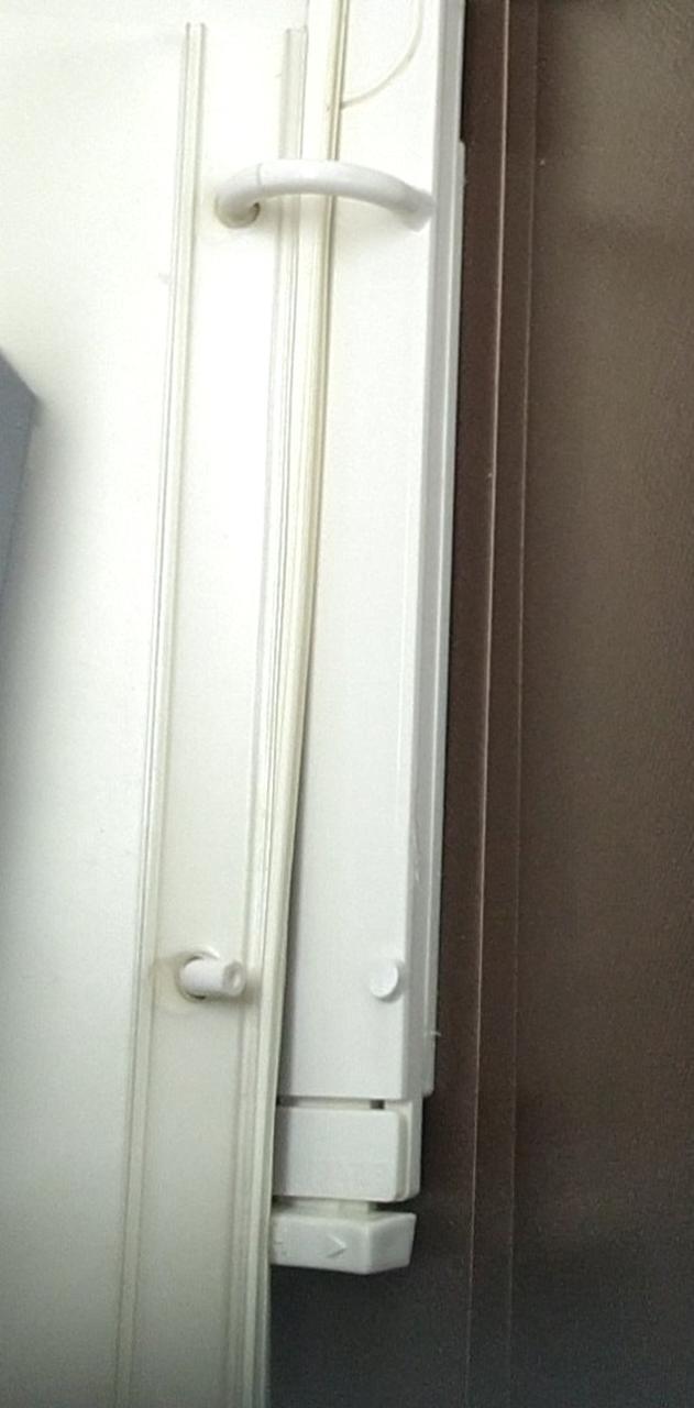 下のリングが欠けています