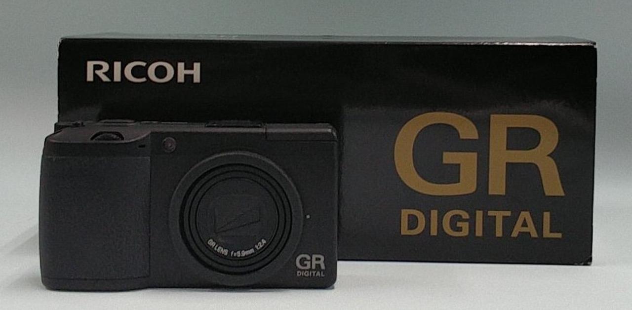 ■ 美品 ■ リコー RICOH GR digital II 〈S数2230回〉 □ 美品 □ リコー RICOH GR digital II 〈S数2230回〉 GR II