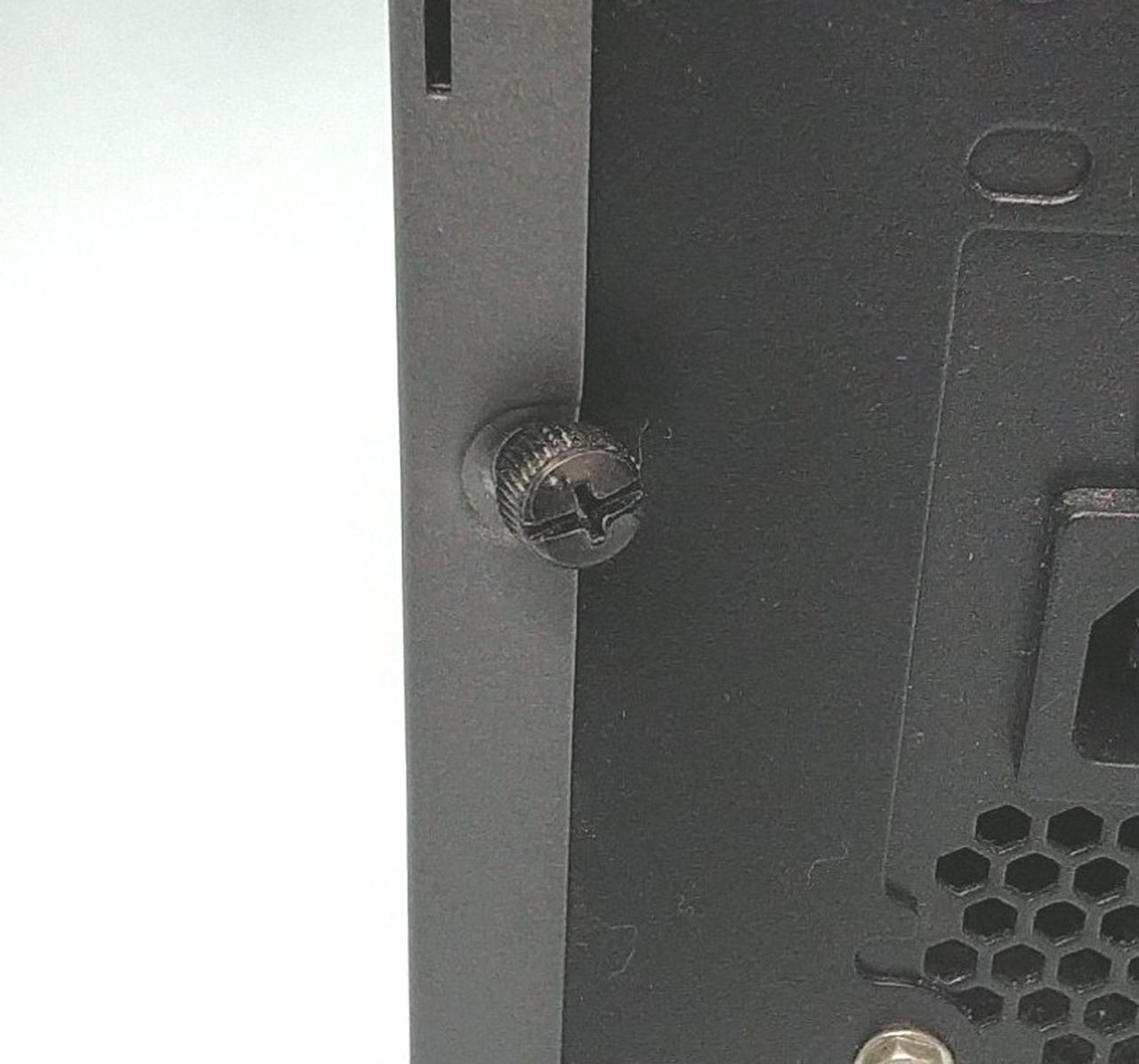 フレームのネジ穴箇所が内側に歪んでいます