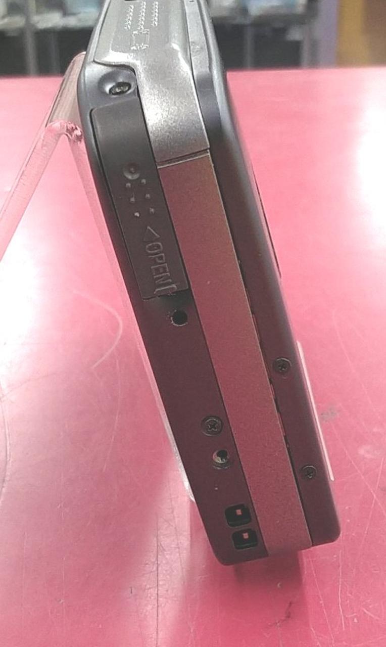 ガム電池、挿入部の蓋が固着して開きません