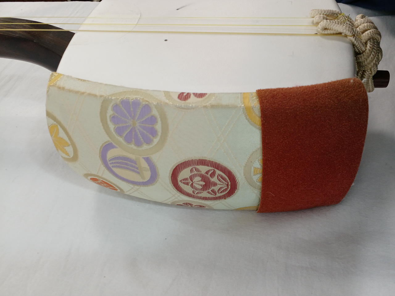 三味線本体 和柄装飾 破損あり 三味線本体 和柄装飾 破損あり