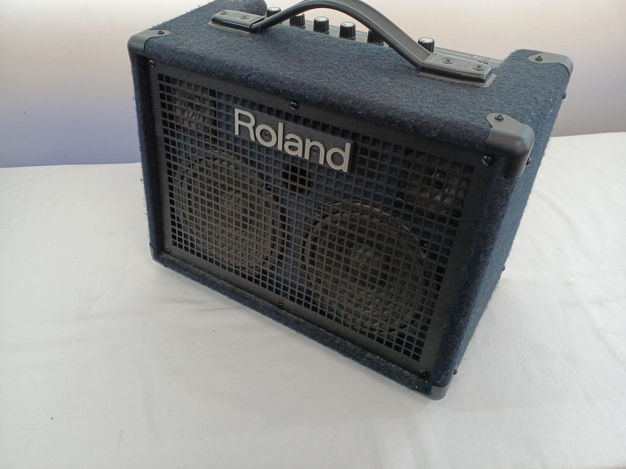 Roland KC-220 キーボード用アンプ Amazon.co.jp: ROLAND KC-220 キーボード用アンプ : 楽器・音響機器