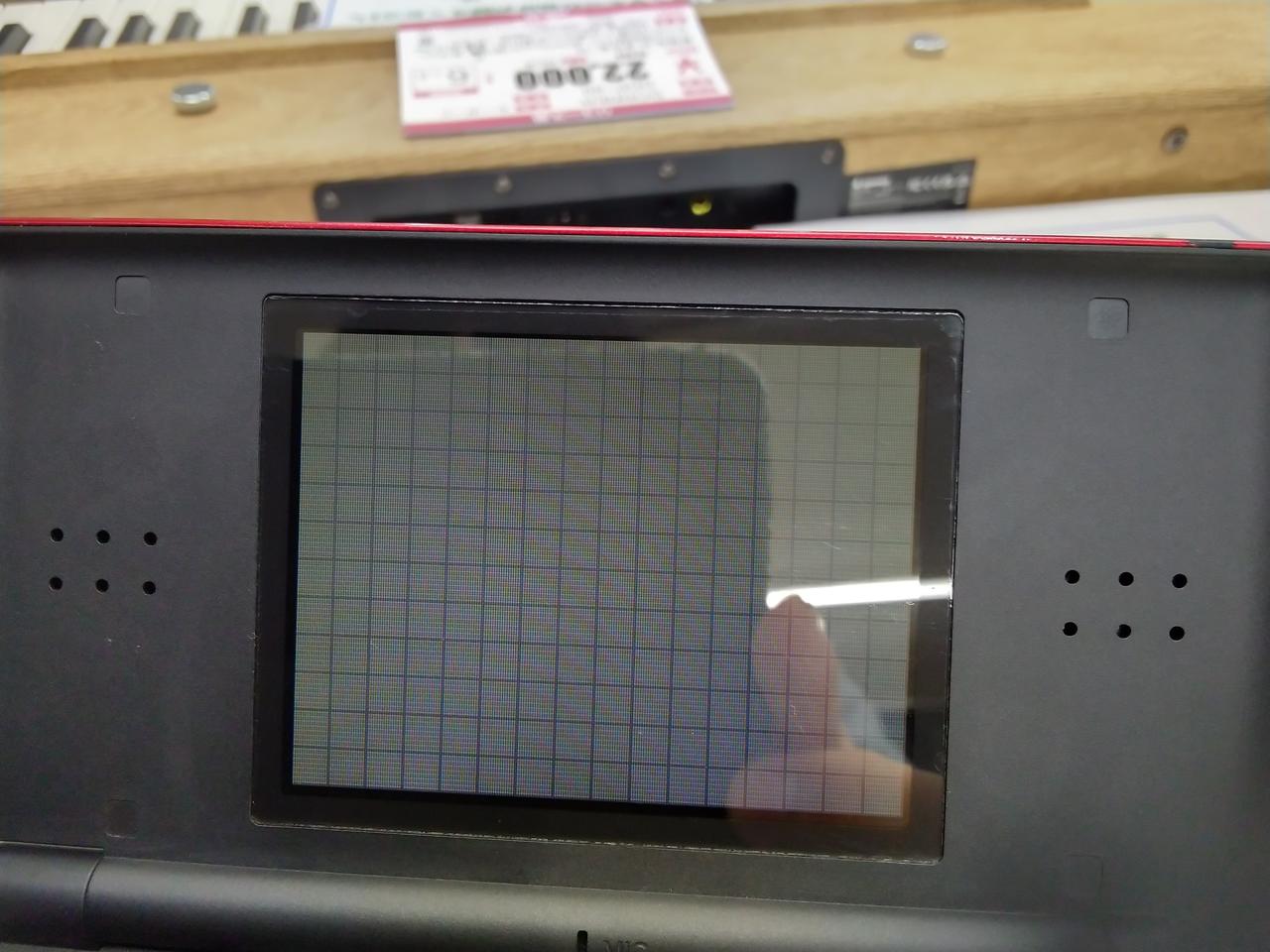 写真では見づらいですが画面ヤケあります