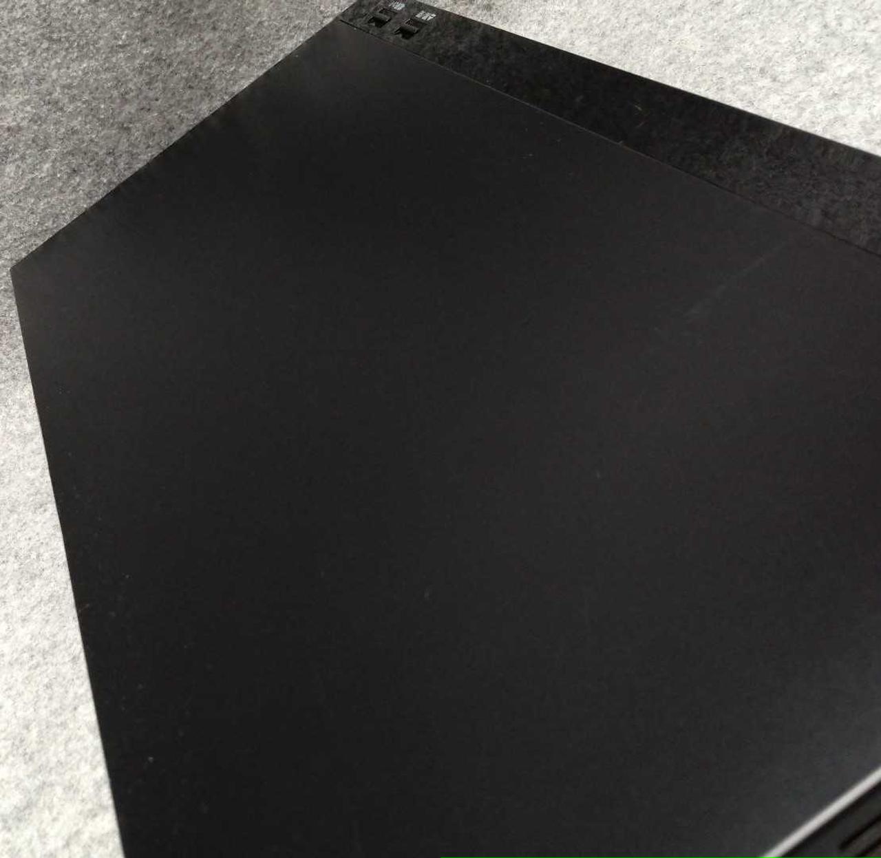 天板にキズ多数有ります。