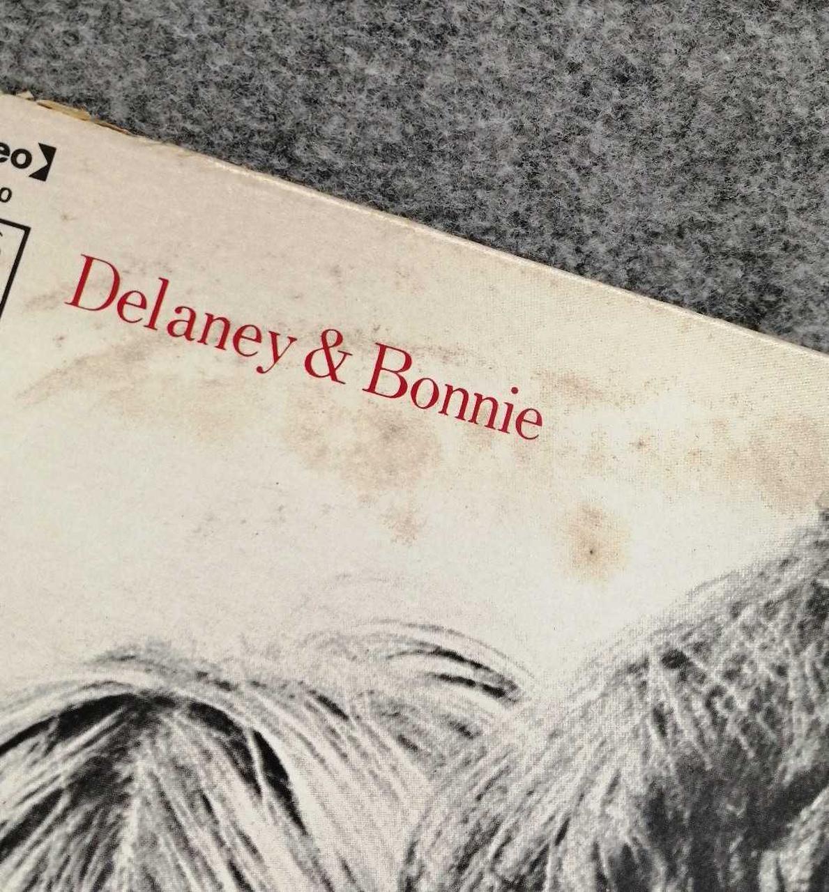 ジャケット全体的にカビ発生しています。