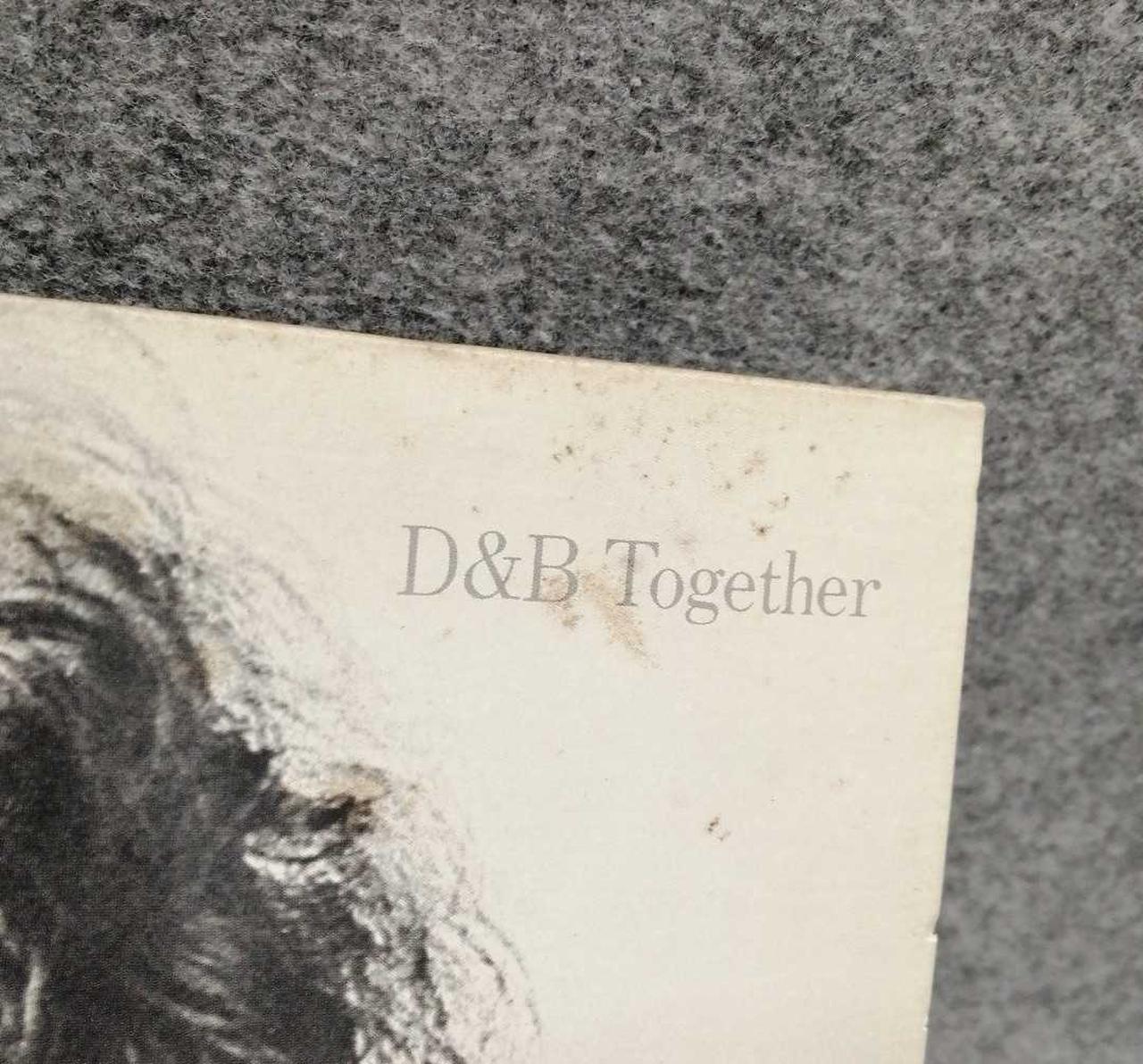 ジャケット全体的にカビ発生しています。