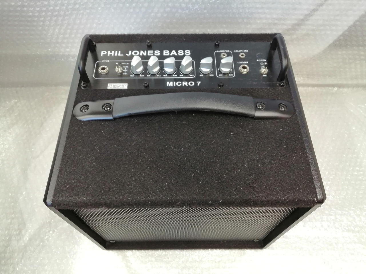 PHIL JONES ベースアンプ　美品 極上美品】 PHIL JONES BASS フィルジョーンズ ベースアンプ D
