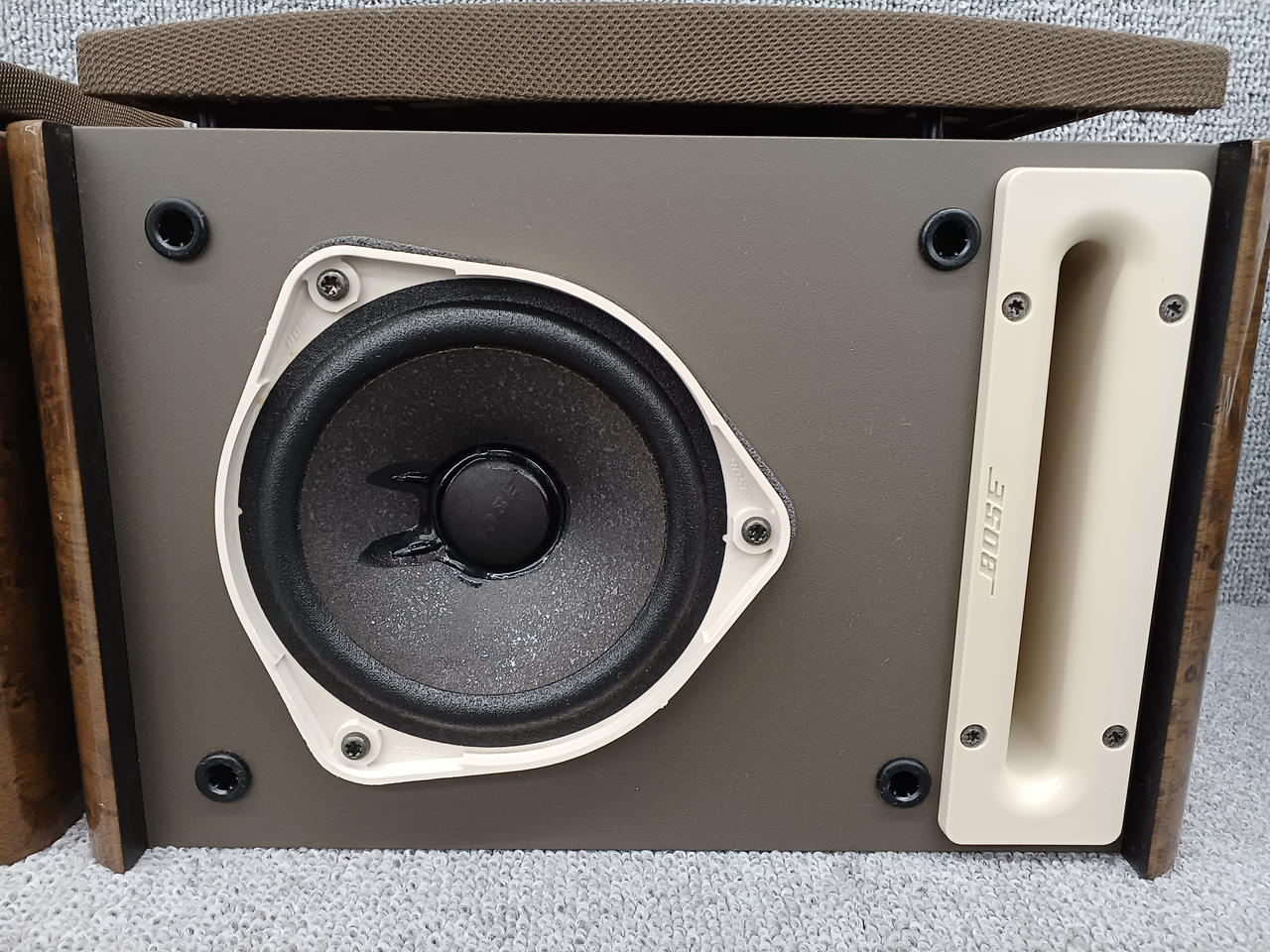 BOSE 121V 美品　ペア Amazon.co.jp: Bose Model 121 スピーカーシステム WestBorough