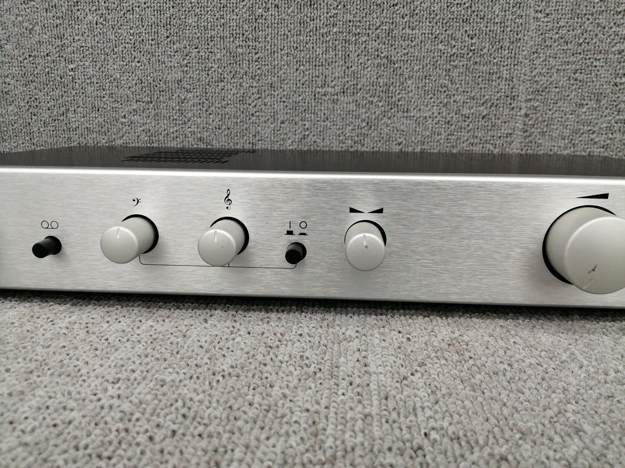 イーエムエフオーディオ(EMF AUDIO)|プリメインアンプ（トランジスター