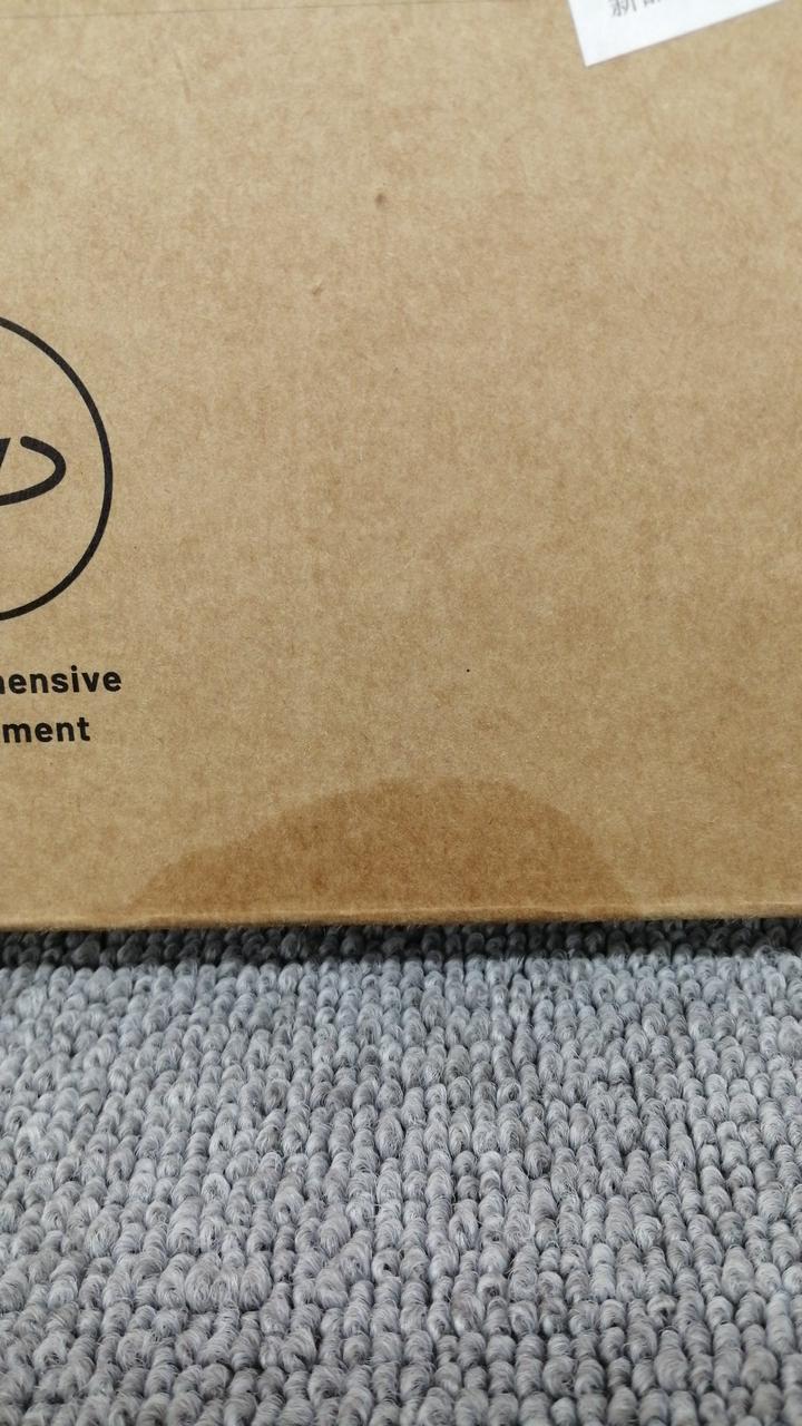 シミがございます。