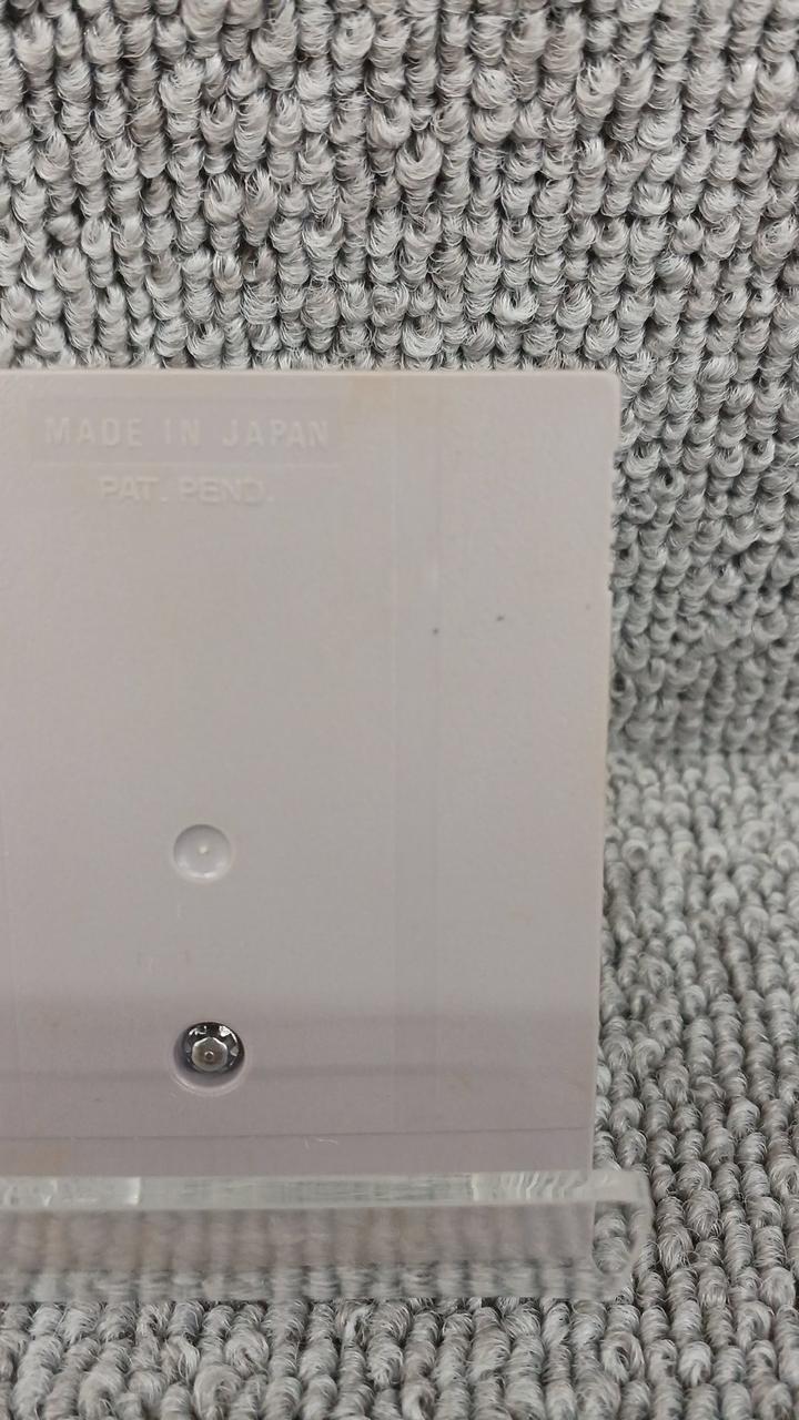 ソフト裏面に汚れがございます。