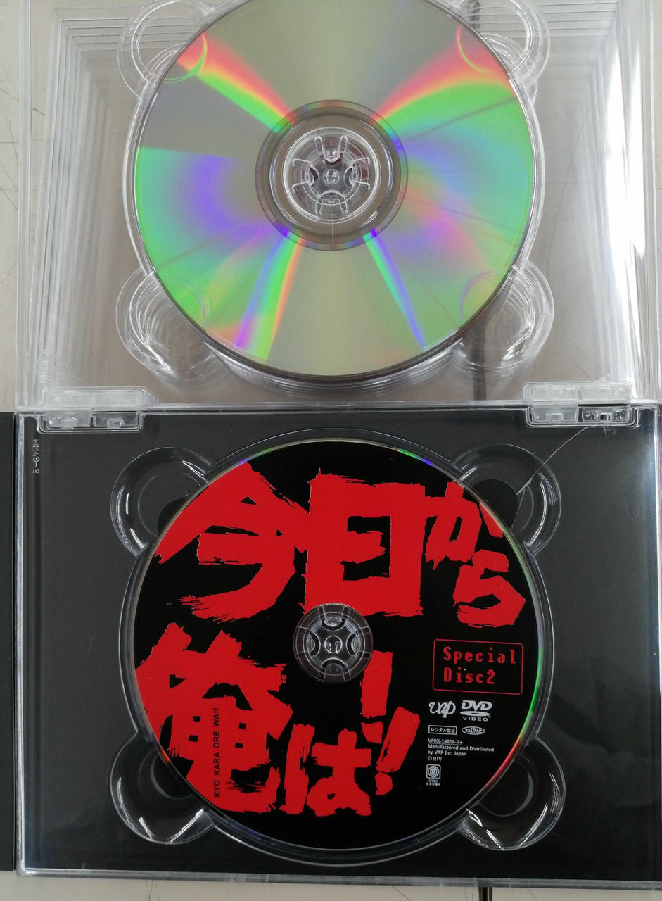 ケースヒビあります