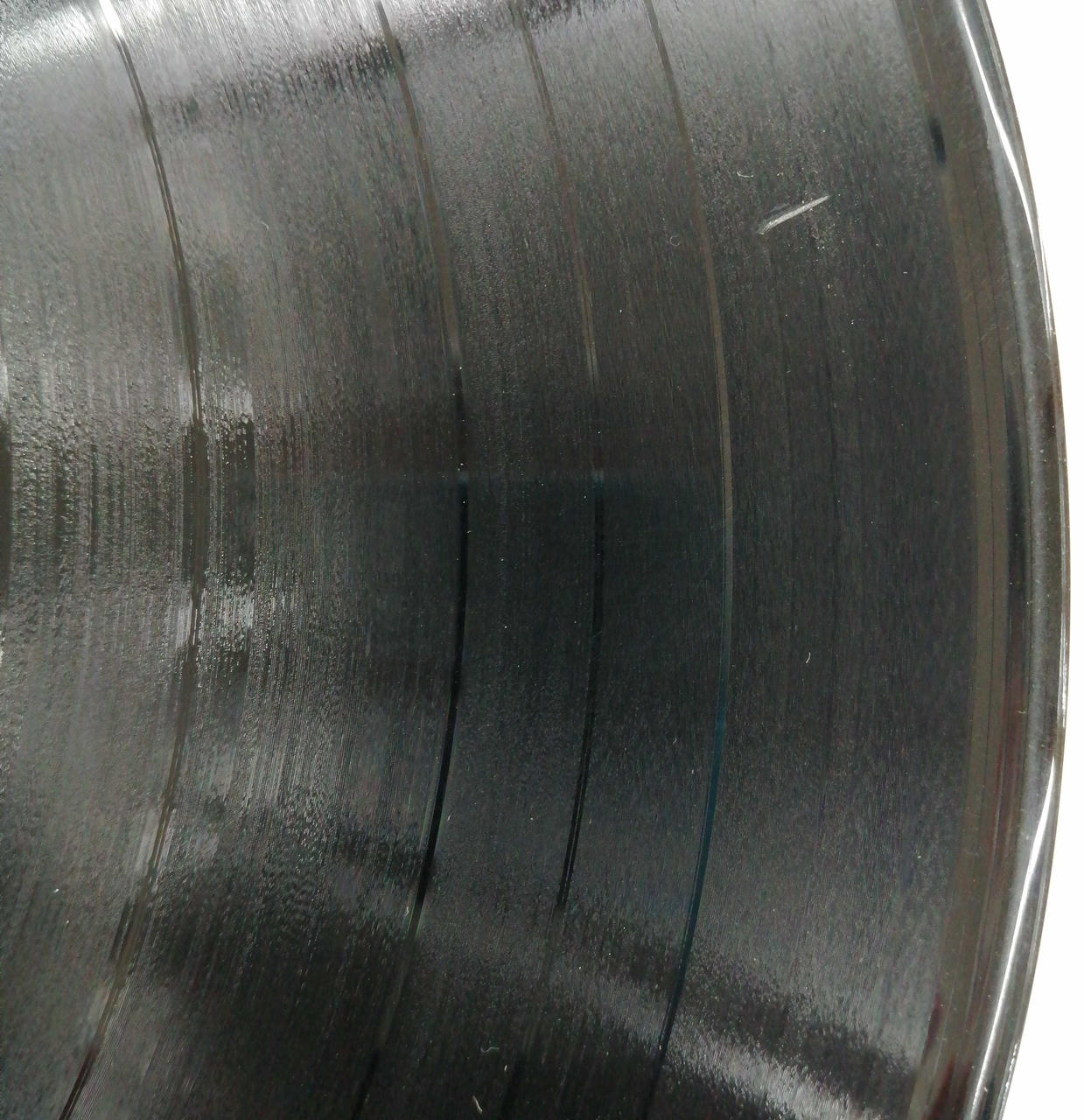 6ミリ程度のキズあります