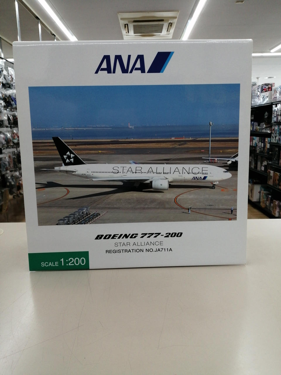 ANA B777-200 1/400 全日空商事 スターアライアンス塗装 ANA B777-200 1/400 全日空商事 スターアライアンス塗装 Amazon