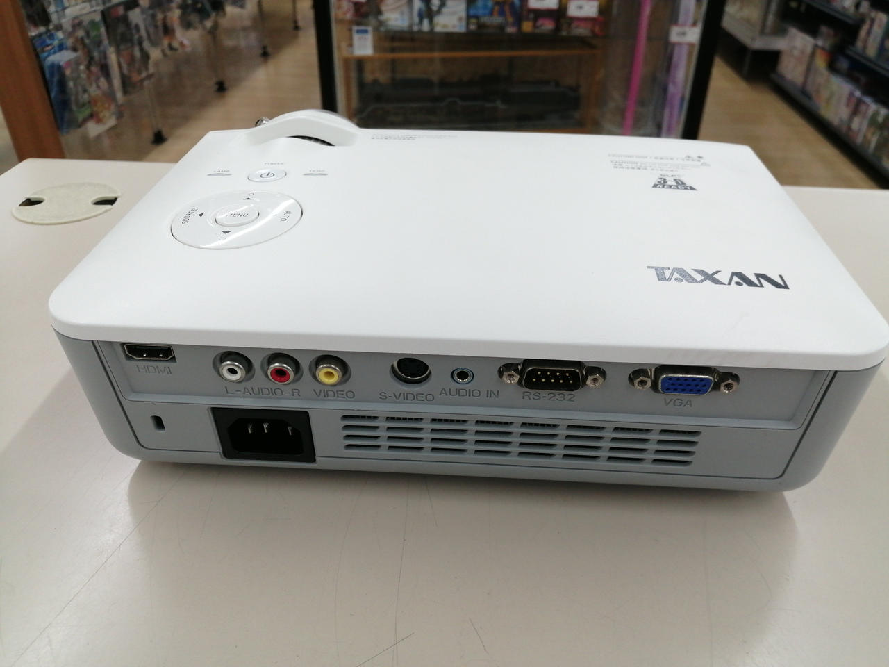 TAXAN　タクサン　モバイル　プロジェクター　KG-PS303WX TAXAN タクサン モバイル プロジェクター KG-PS303WX TAXAN KG-PS303WX