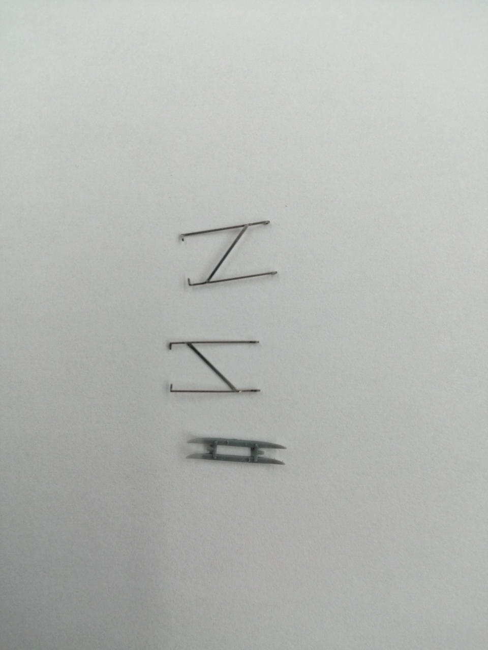 外れているパンタグラフパーツ