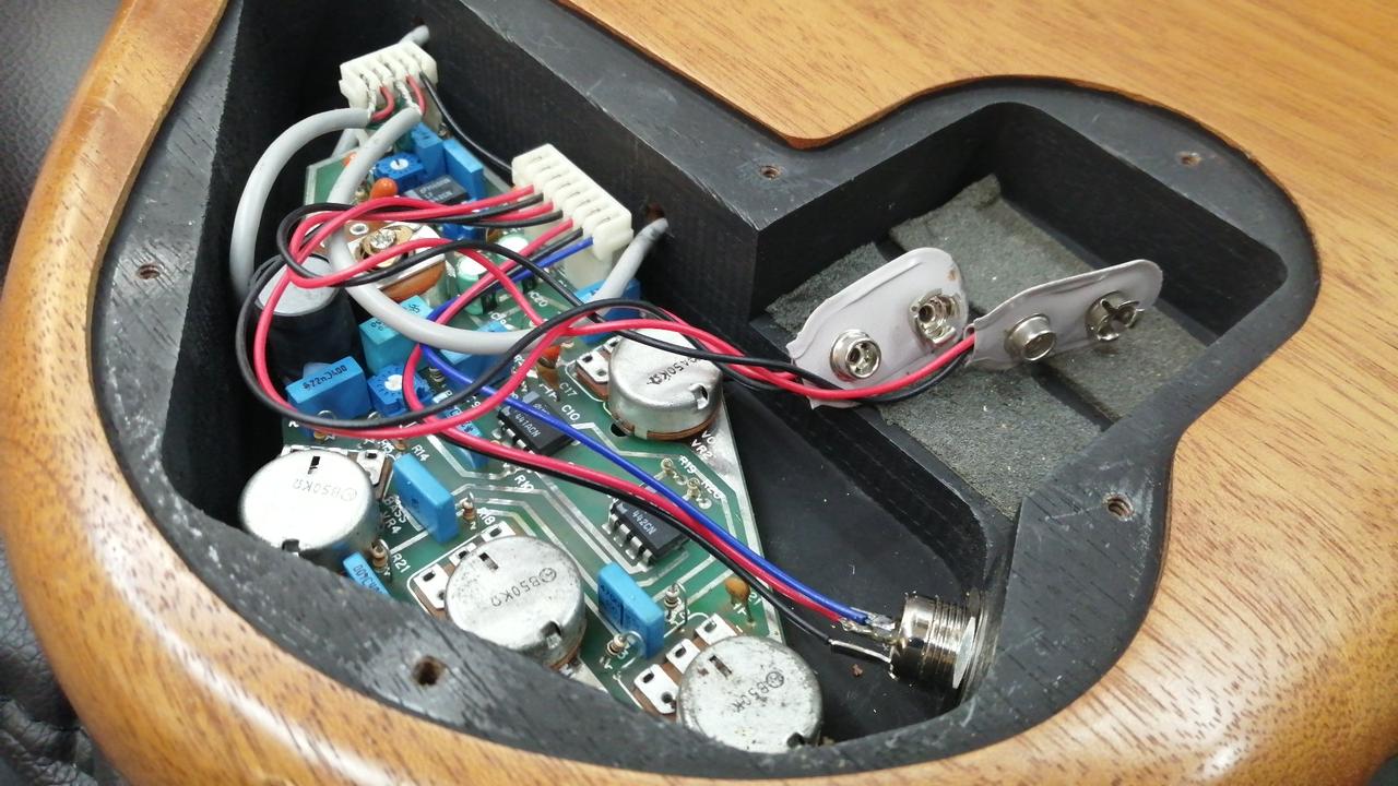 9V電池2つ使います